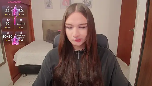 Snapshot of Miley_Baker chatting on 10-23-25, 02:27 Miley Baker online show from 10-23-25, 02:27