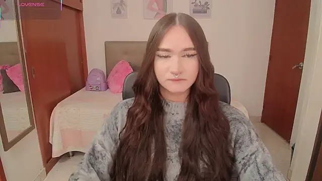 Snapshot of Miley_Baker chatting on 02-12-26, 12:55 Miley Baker online show from 02-12-26, 12:55