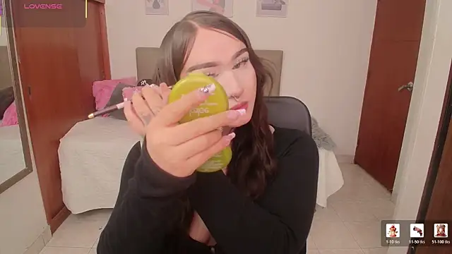 Snapshot of Miley_Baker chatting on 02-27-26, 03:23 Miley Baker online show from 02-27-26, 03:23