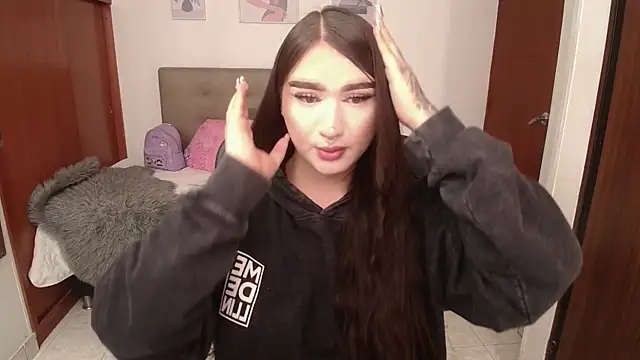 Snapshot of Miley_Baker chatting on 03-04-26, 02:56 Miley Baker online show from 03-04-26, 02:56