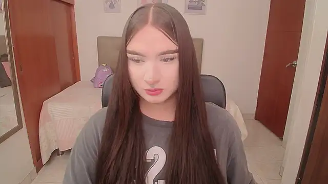 Snapshot of Miley_Baker chatting on 03-10-26, 02:33 Miley Baker online show from 03-10-26, 02:33