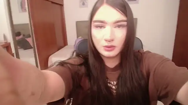 Snapshot of Miley_Baker chatting on 03-11-26, 04:02 Miley Baker online show from 03-11-26, 04:02