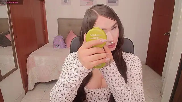 Snapshot of Miley_Baker chatting on 03-13-26, 02:45 Miley Baker online show from 03-13-26, 02:45