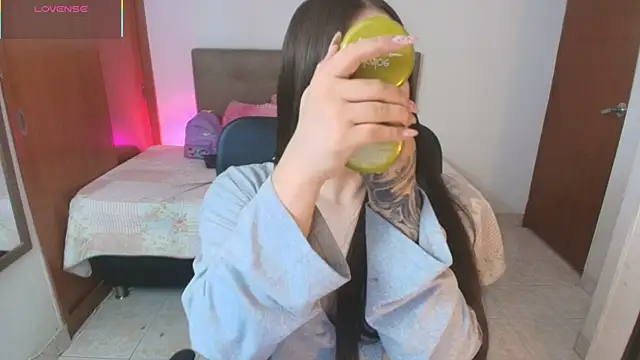 Snapshot of Miley_Baker chatting on 03-26-26, 02:11 Miley Baker online show from 03-26-26, 02:11