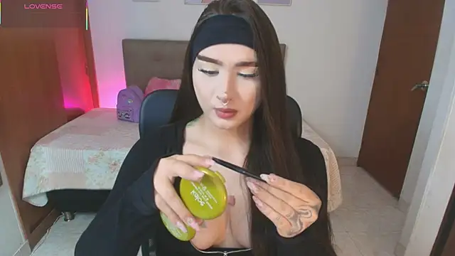 Snapshot of Miley_Baker chatting on 03-27-26, 02:28 Miley Baker online show from 03-27-26, 02:28