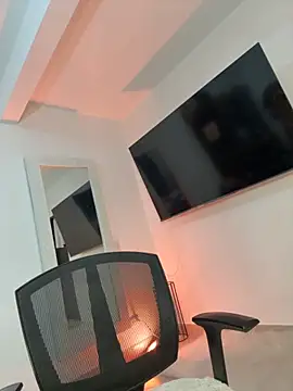 kem hott online show from 10-10-25, 04:55