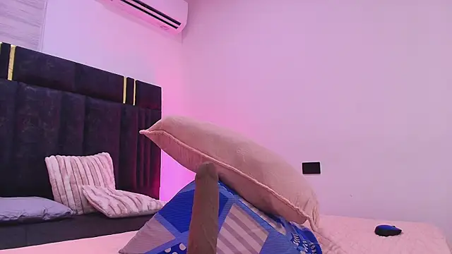 Snapshot of lay_navas chatting on 06-26-26, 07:18 lay navas online show from 06-26-26, 07:18