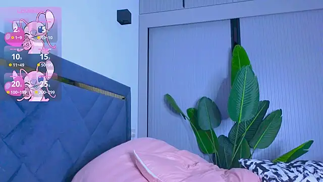 Mia Tin online show from 09-27-25, 03:39