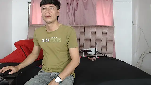 Snapshot of Sexytaty2022 chatting on 04-09-26, 12:43 Sexytaty2022 online show from 04-09-26, 12:43