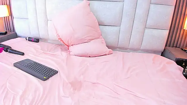 EYMI TOMSOM online show from 02-04-25, 02:43