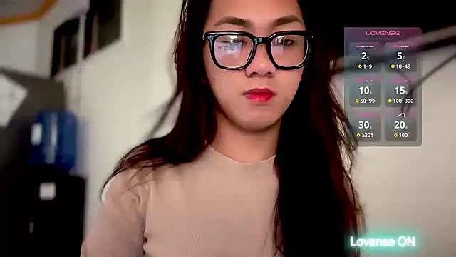 Snapshot of Local_Hoelyx chatting on 04-17-26, 05:21 Local Hoelyx online show from 04-17-26, 05:21