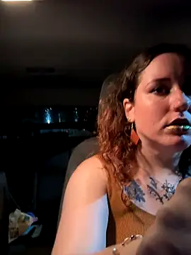 Snapshot of poppergirl69 chatting on 10-04-25, 08:34 poppergirl69 online show from 10-04-25, 08:34