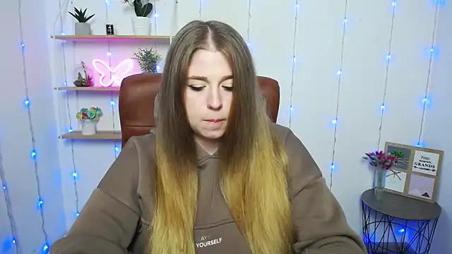 Snapshot of JessikaDaniel chatting on 01-22-25, 10:29 JessikaDaniel online show from 01-22-25, 10:29