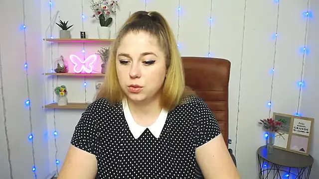 Snapshot of JessikaDaniel chatting on 01-28-25, 10:34 JessikaDaniel online show from 01-28-25, 10:34