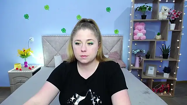 Snapshot of JessikaDaniel chatting on 03-21-25, 10:17 JessikaDaniel online show from 03-21-25, 10:17