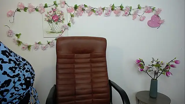 Snapshot of AliceInksSweetty chatting on 09-12-25, 06:02 AliceInksSweetty online show from 09-12-25, 06:02