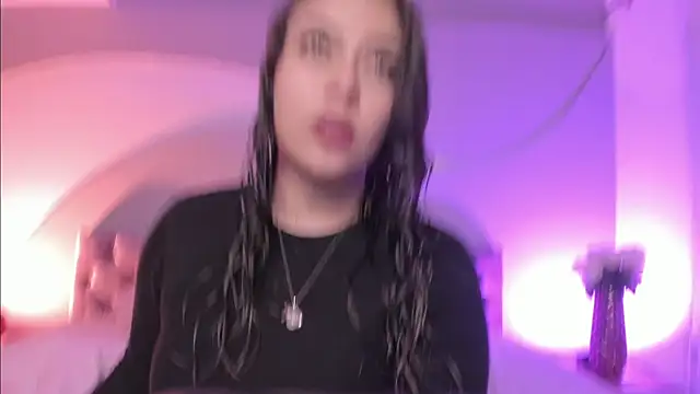 Nicolle W online show from 01-25-25, 12:58