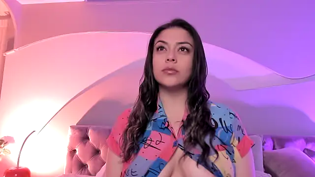 Nicolle W online show from 01-28-25, 11:49