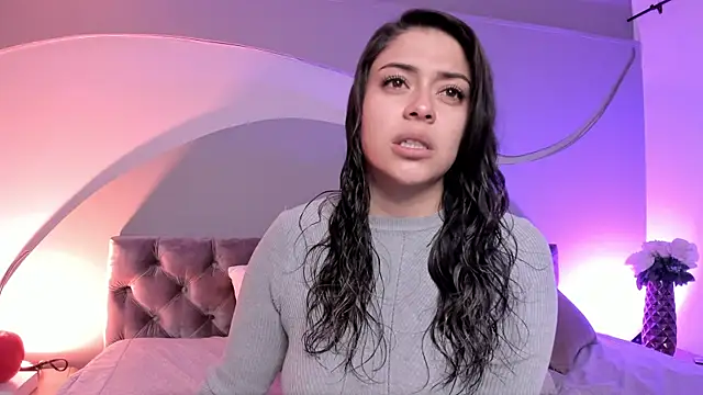 Nicolle W online show from 02-25-25, 11:52