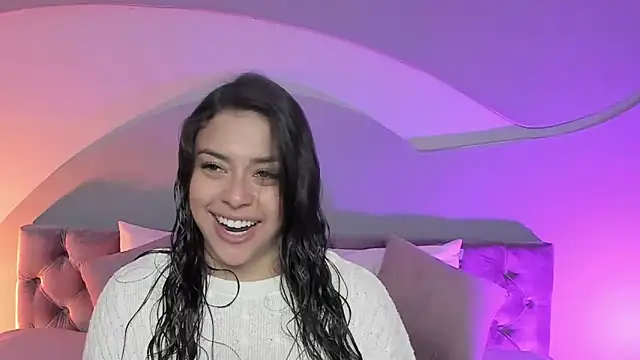 Nicolle W online show from 03-21-25, 12:06