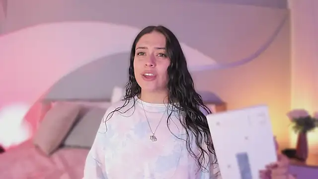 Nicolle W online show from 09-17-25, 11:56