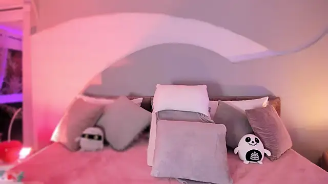 Nicolle W online show from 10-03-25, 11:51