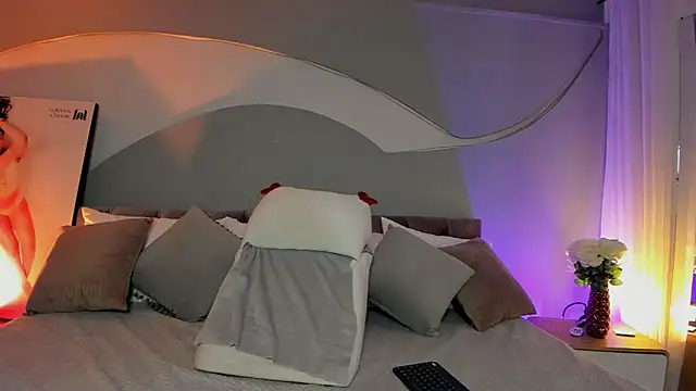 Nicolle W online show from 03-27-26, 11:43