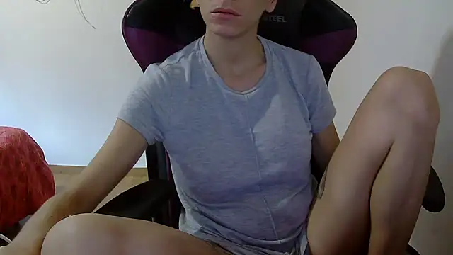 Vampirosa online show from 10-19-25, 11:00