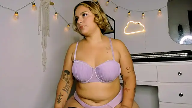 susy angel online show from 03-10-25, 01:45