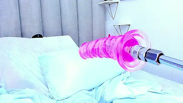 keyllaa  online show from 03-19-25, 11:47