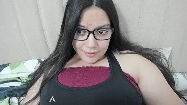 Snapshot of roniewester chatting on 03-21-25, 02:07 roniewester online show from 03-21-25, 02:07