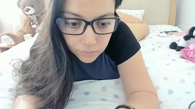 Snapshot of roniewester chatting on 09-11-25, 02:50 roniewester online show from 09-11-25, 02:50