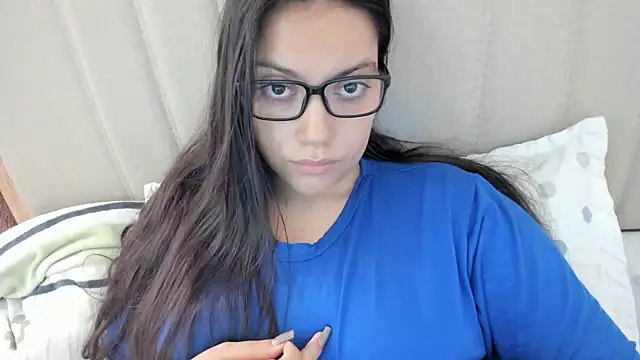 Snapshot of roniewester chatting on 09-16-25, 12:06 roniewester online show from 09-16-25, 12:06