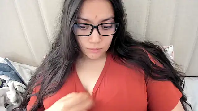 Snapshot of roniewester chatting on 02-25-26, 02:48 roniewester online show from 02-25-26, 02:48