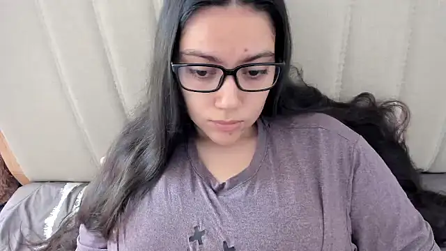 Snapshot of roniewester chatting on 03-10-26, 03:06 roniewester online show from 03-10-26, 03:06