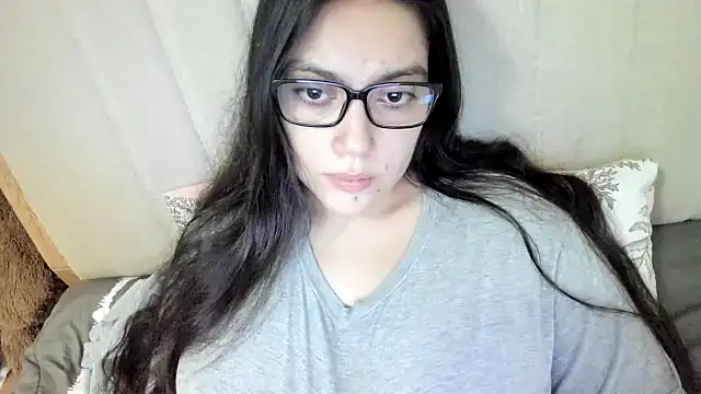 Snapshot of roniewester chatting on 03-15-26, 02:39 roniewester online show from 03-15-26, 02:39