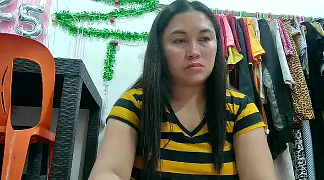 Snapshot of LalaiAsian chatting on 01-06-25, 06:20 LalaiAsian online show from 01-06-25, 06:20