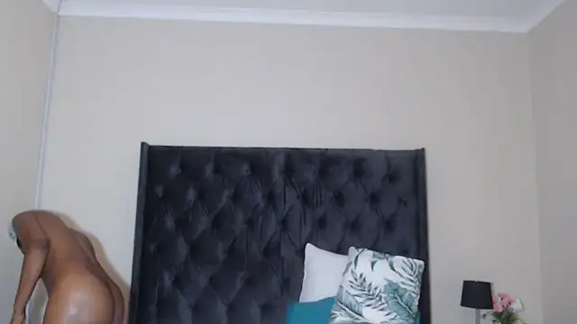 Sexynaughty Gal online show from 12-17-24, 08:21