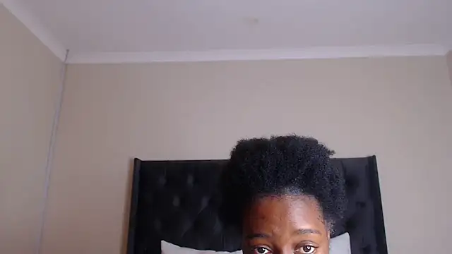 Sexynaughty Gal online show from 03-23-25, 12:36