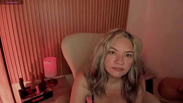MarianL0ve online show from 01-31-25, 10:42