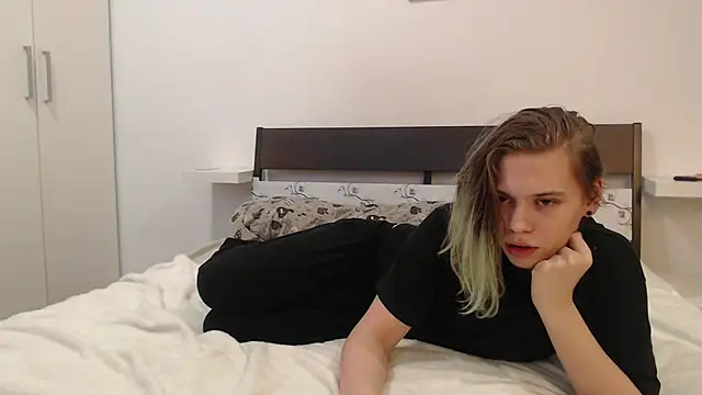 Snapshot of BlakeGumball chatting on 03-09-25, 10:08 BlakeGumball online show from 03-09-25, 10:08