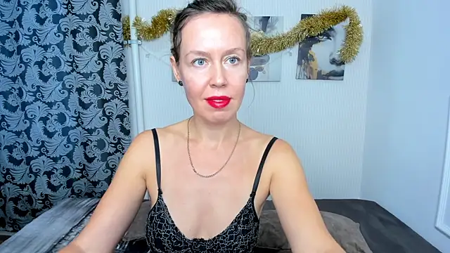 BrendaCain online show from 12-21-24, 03:47