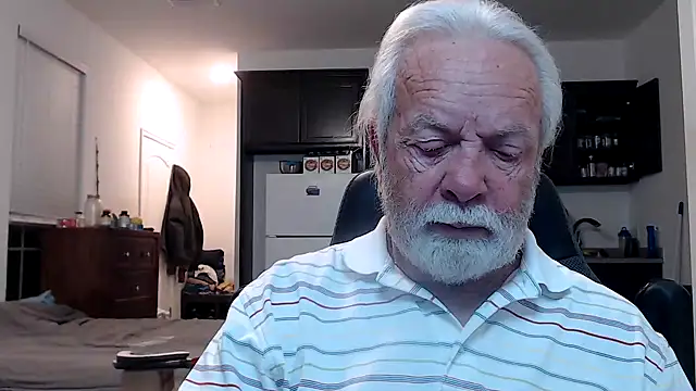 Snapshot of rockpoint69 chatting on 12-13-24, 06:42 rockpoint69 online show from 12-13-24, 06:42