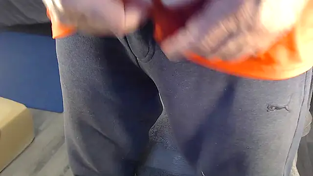 Snapshot of rockpoint69 chatting on 12-14-24, 11:18 rockpoint69 online show from 12-14-24, 11:18