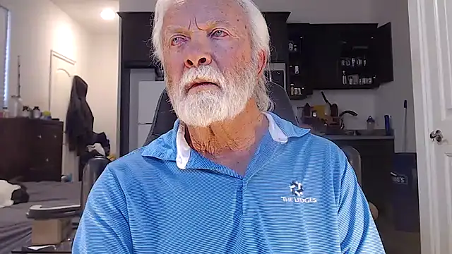 Snapshot of rockpoint69 chatting on 12-17-24, 01:38 rockpoint69 online show from 12-17-24, 01:38