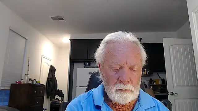 Snapshot of rockpoint69 chatting on 12-17-24, 11:27 rockpoint69 online show from 12-17-24, 11:27