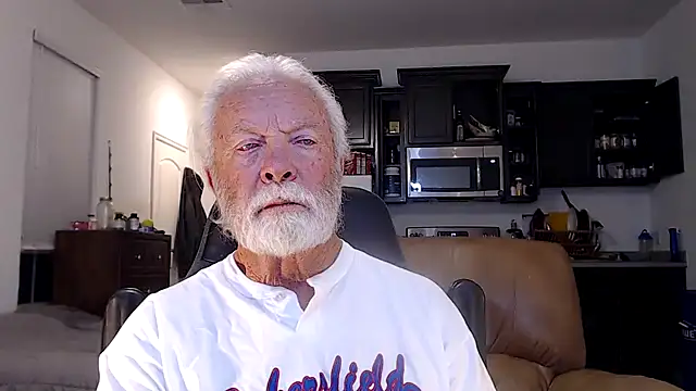 Snapshot of rockpoint69 chatting on 12-19-24, 12:02 rockpoint69 online show from 12-19-24, 12:02