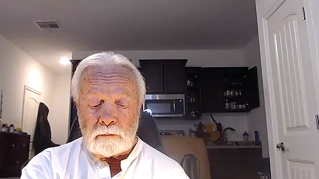 Snapshot of rockpoint69 chatting on 12-19-24, 01:18 rockpoint69 online show from 12-19-24, 01:18