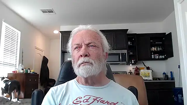 Snapshot of rockpoint69 chatting on 12-19-24, 09:38 rockpoint69 online show from 12-19-24, 09:38