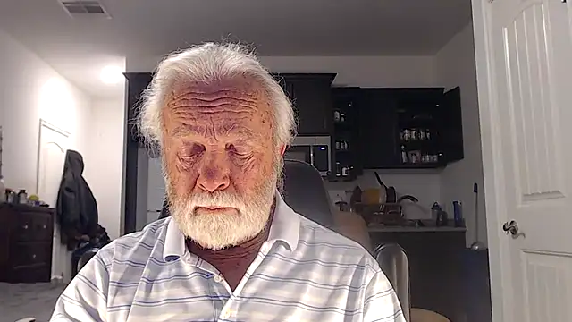 Snapshot of rockpoint69 chatting on 12-22-24, 12:28 rockpoint69 online show from 12-22-24, 12:28